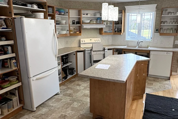Avant — Cuisine, Bois Taupe et Beige Sahara